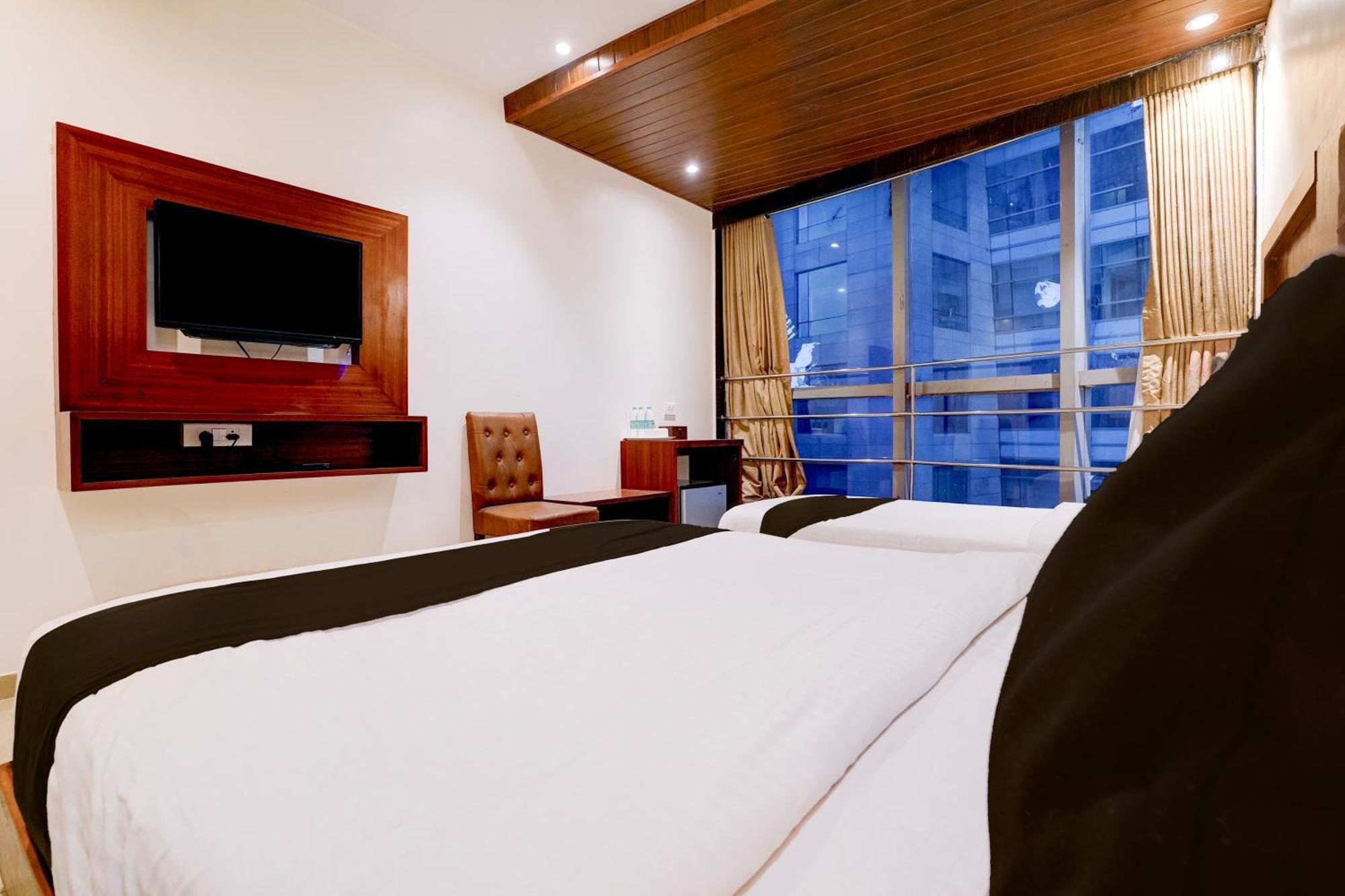 מומביי Super Townhouse Oak Times Square Le Western מראה חיצוני תמונה