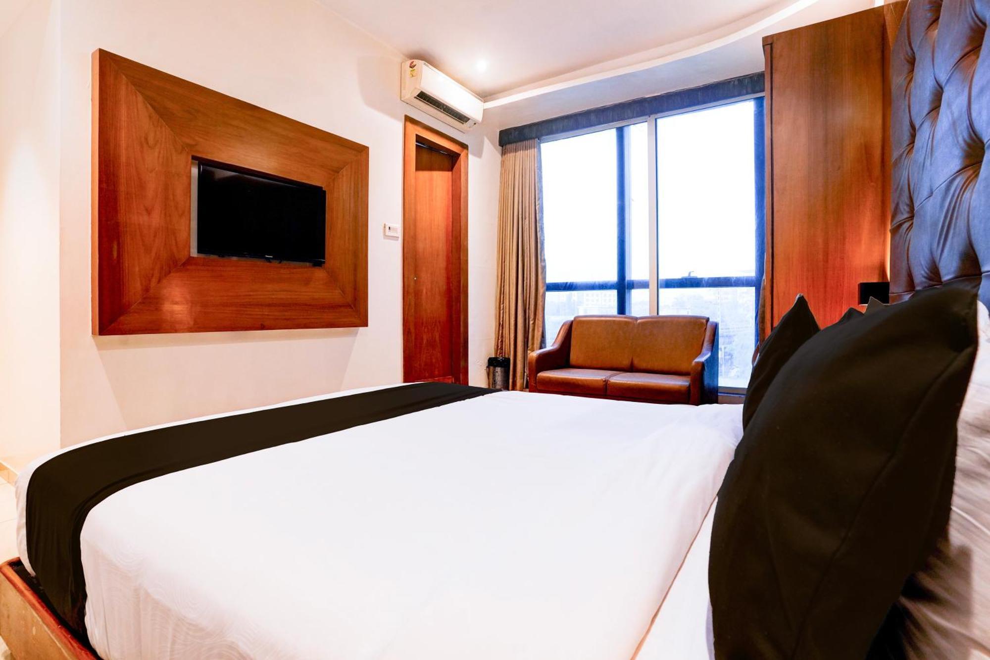 מומביי Super Townhouse Oak Times Square Le Western מראה חיצוני תמונה