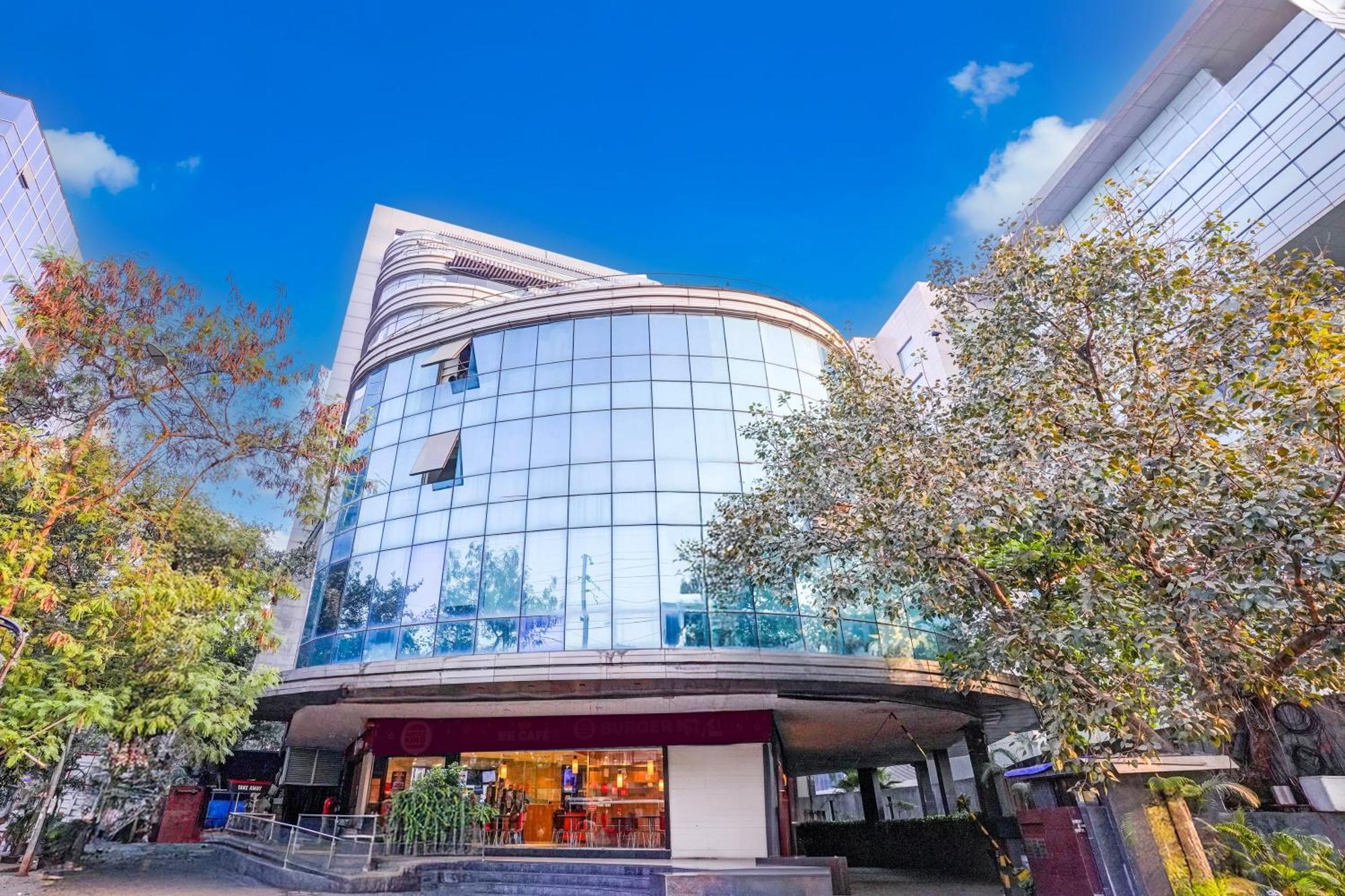 מומביי Super Townhouse Oak Times Square Le Western מראה חיצוני תמונה